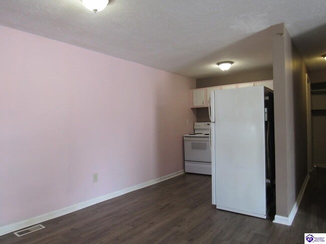 Building Photo - 3640 Flaherty Rd