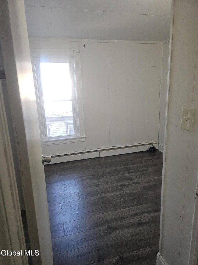 Building Photo - 1008 Helderberg Ave