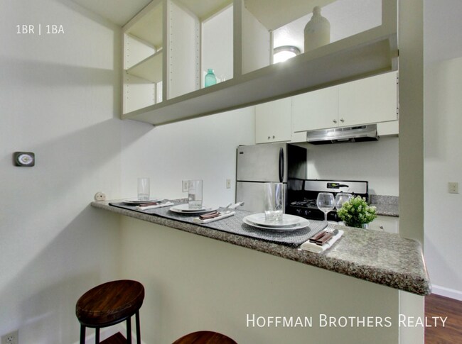 Building Photo - 800 E 20th St