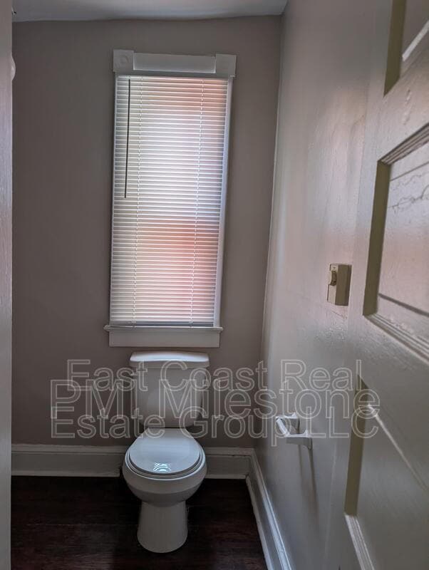 Building Photo - 304 1/2 W Martin St
