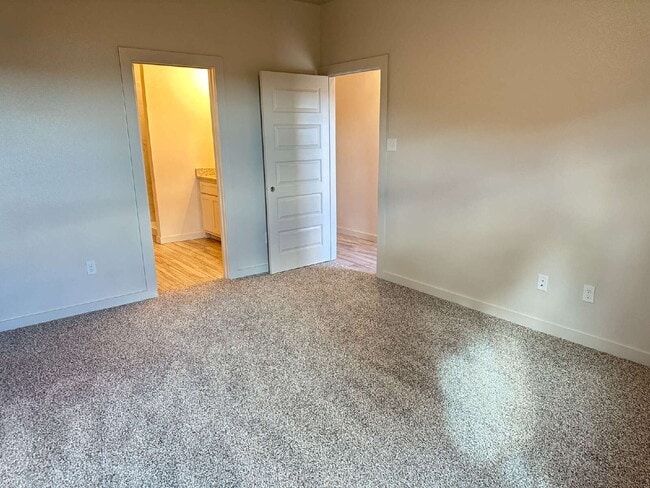Building Photo - Brand new townhomes in Frenship East!