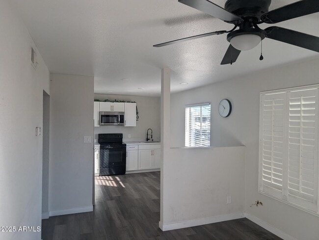 Building Photo - 7160 N 53rd Ave