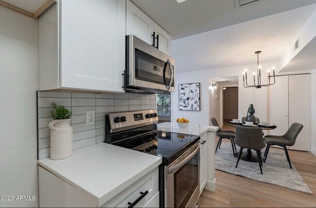 Building Photo - 4608 W Maryland Ave