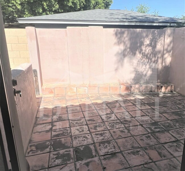 Building Photo - 3122 E Monterosa St