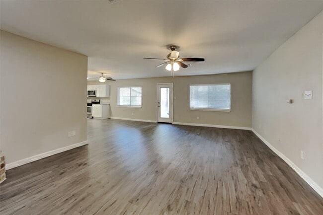 Building Photo - 3007 Birch Creek Dr