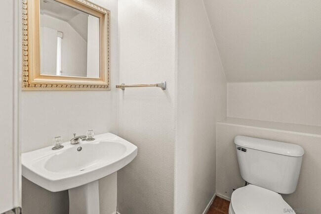 Building Photo - 5544 Renaissance