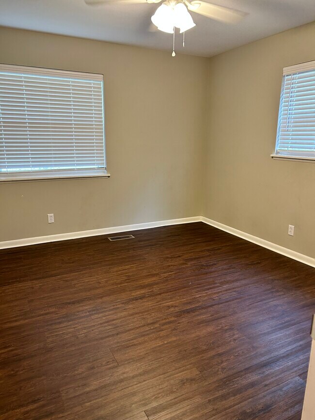 Bedroom 1 - 364 Elizabeth Cir