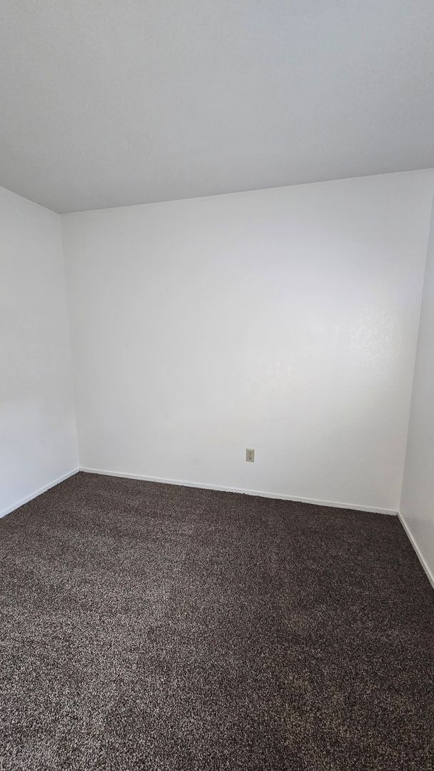 Building Photo - 7912 Rushing River Ct