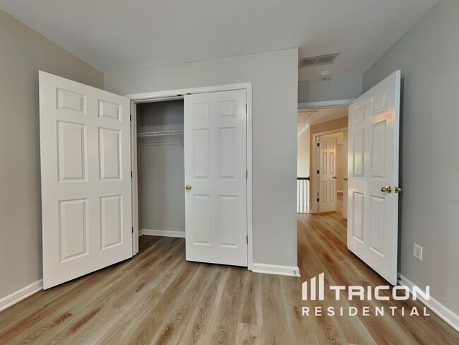 Building Photo - 1410 Bentwater Dr