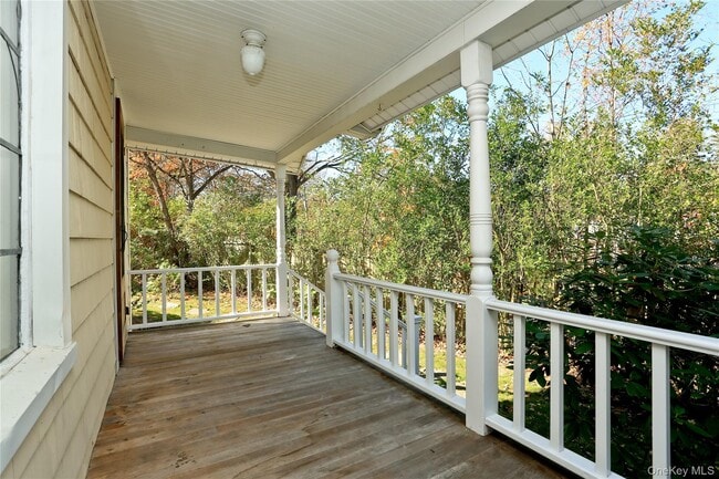 Building Photo - 277 Old Post Rd