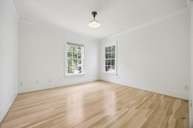 Building Photo - 6420 Buffalo Speedway