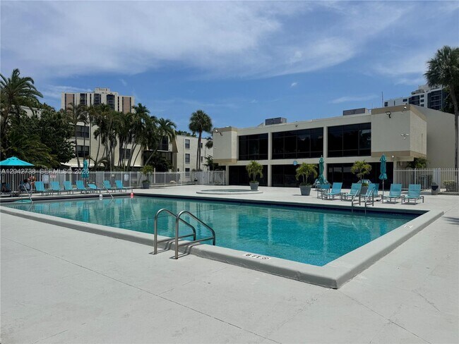 Building Photo - 20200 W Country Club Dr