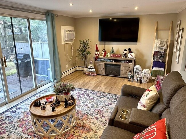 Building Photo - 105 Woodside Dr