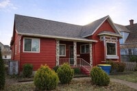 Building Photo - 3-Bed, 2-Bath Home on Main St - Garage & Off-Street Parking