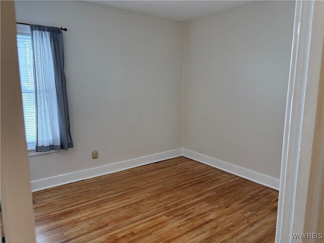 Building Photo - 424 Taunton Pl