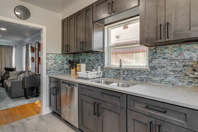 Building Photo - 1187 Emporia St