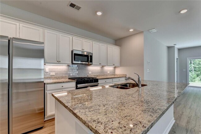Building Photo - 175 Grey Falcon Ave