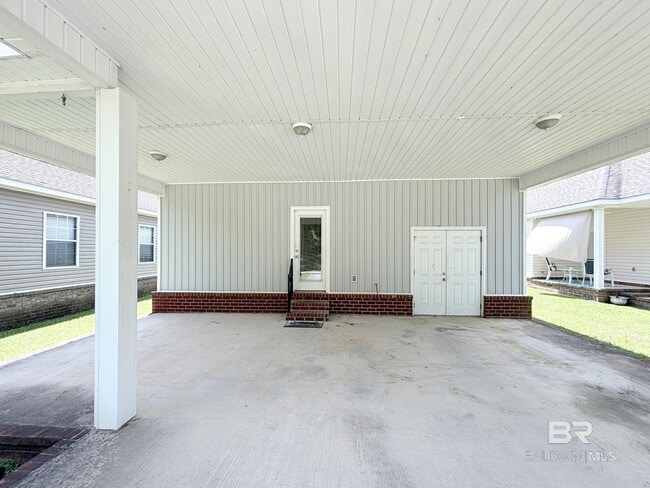 Building Photo - 29956 St Simon St