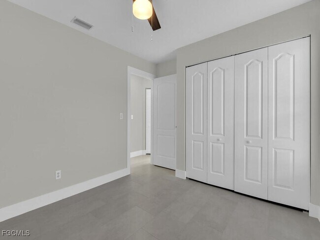 Building Photo - 1931 SW 36th Terrace