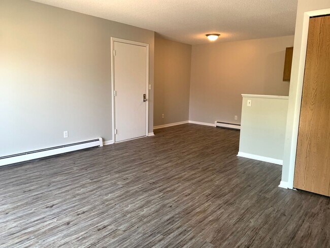 Building Photo - Spacious Two Bedroom Apartment in Sparta!