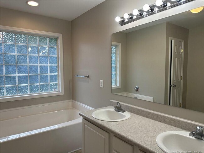 Building Photo - 3679 Pioneer Dr