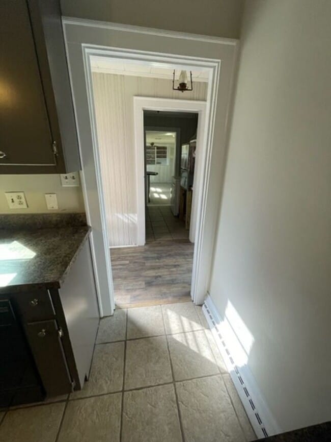 Building Photo - Spacious Corner-Lot Home Near Hwy 127 & Downtown Hickory