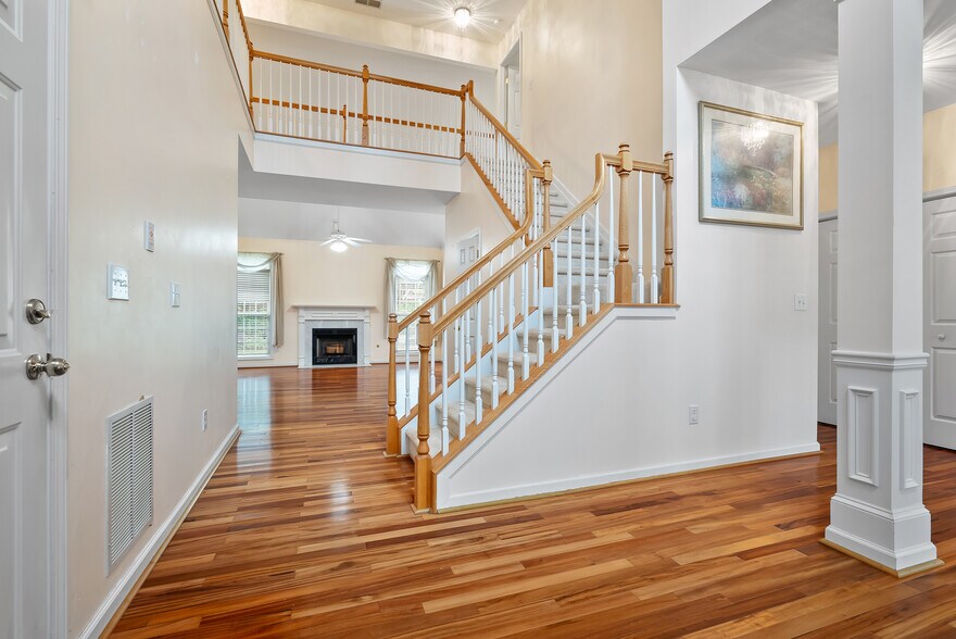 Building Photo - 847 Edgeley Ln