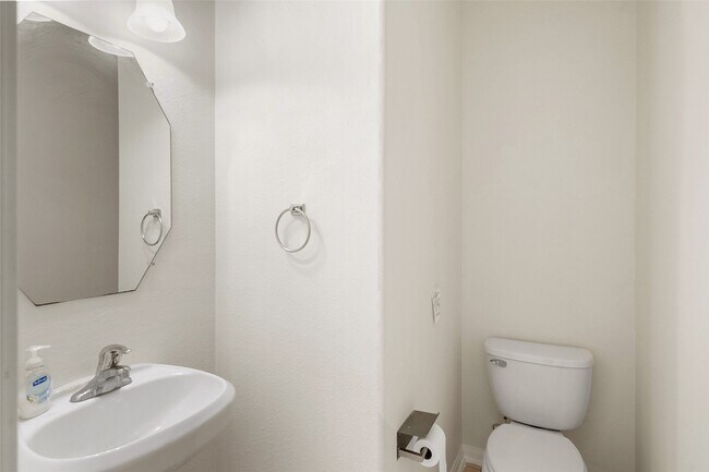 Building Photo - 14213 Stone Bluff Ln