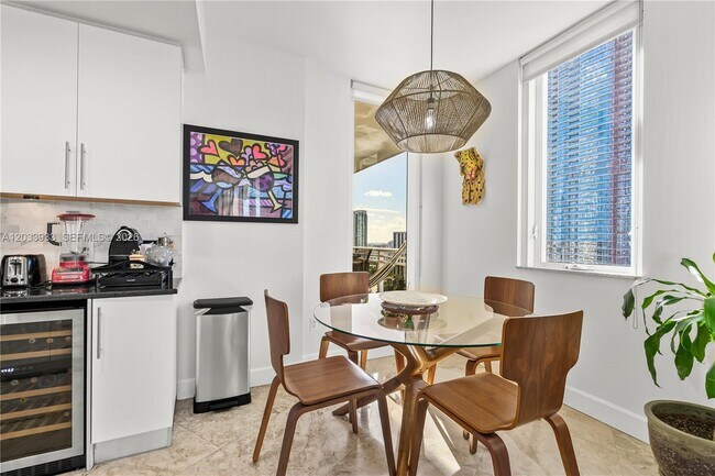 Building Photo - 901 Brickell Key Blvd