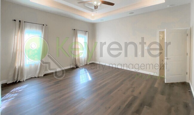 Building Photo - Beautiful 4 Bedroom- 3.5 Bathroom Home in Alamo, TX