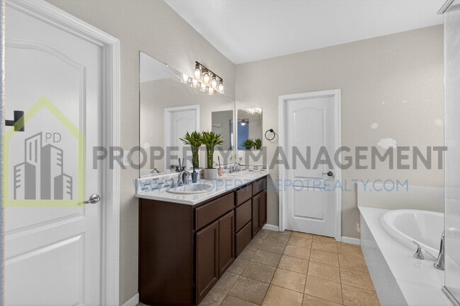 Building Photo - Spacious Elegance Awaits: 4-Bedroom Home with Hardwood Floors in Elk Grove!