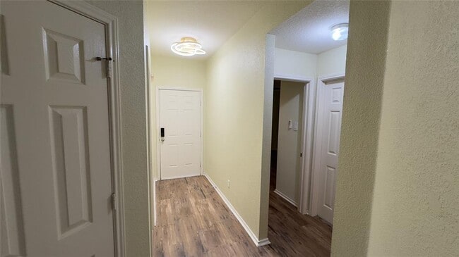 Building Photo - 700 Sweet Leaf Ln