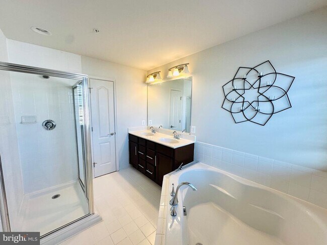 Building Photo - 9448 Adelaide Ln