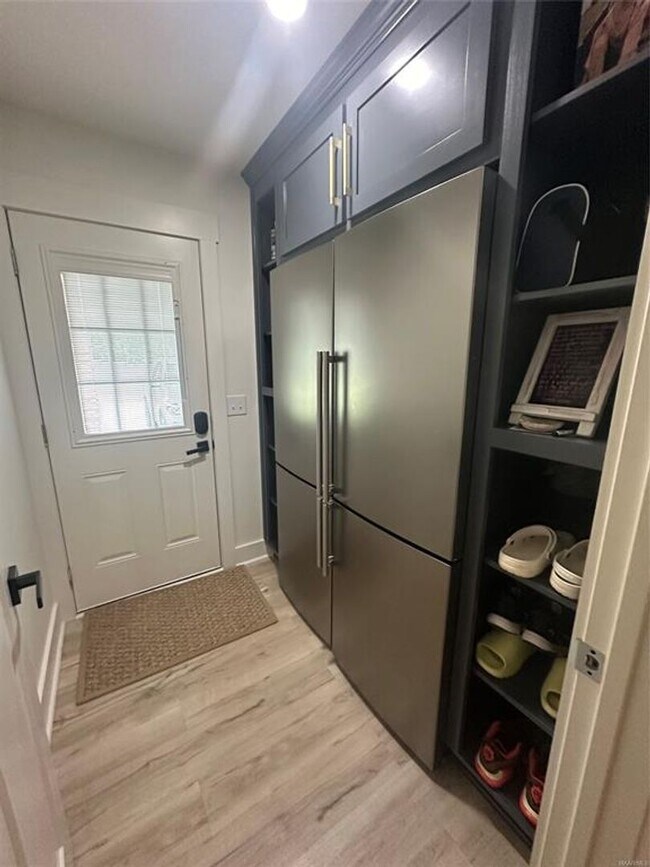 Building Photo - Available December!