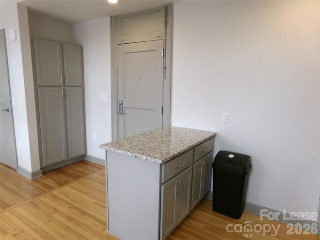 Building Photo - 197 N 2nd St