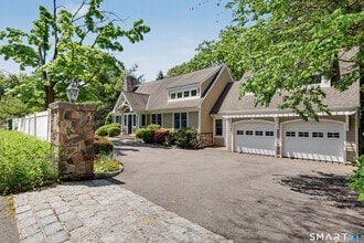 Building Photo - 186 Compo Rd S