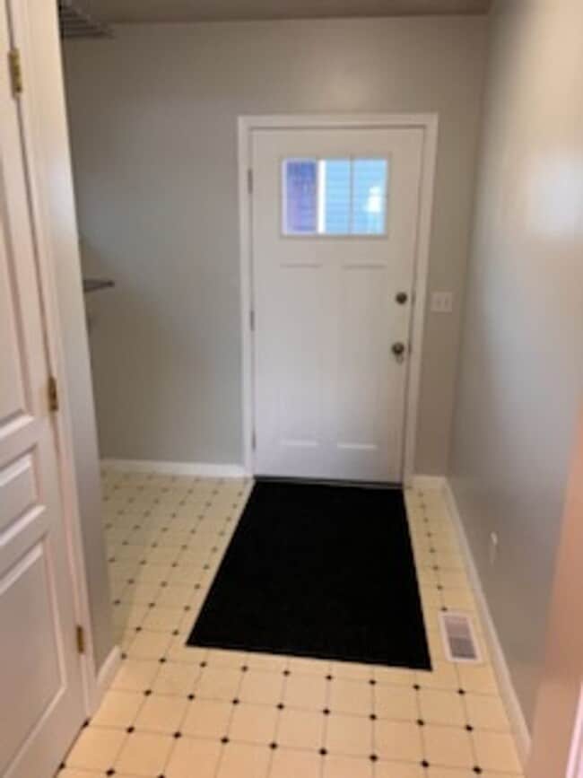 Building Photo - Lovely 2 bedroom home in Steilacoom