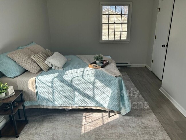 Building Photo - 17 White Oak Dr