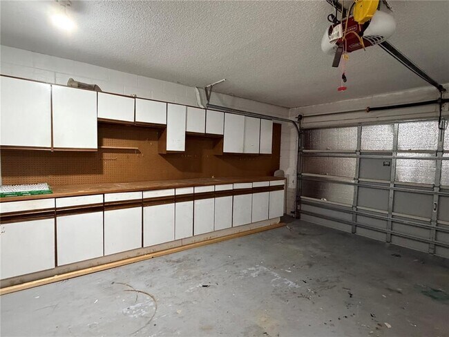 Building Photo - 3727 Dunwich Ave