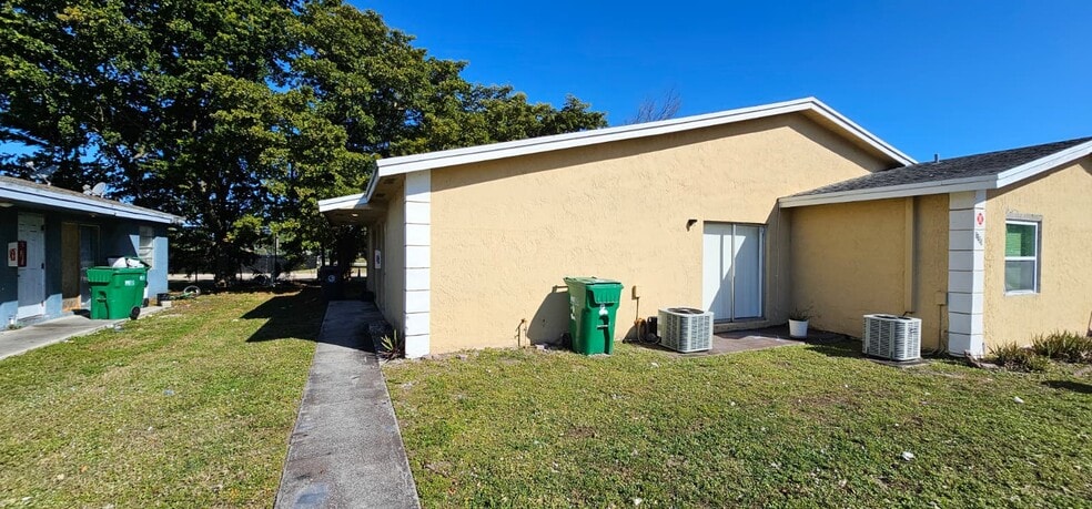 Building Photo - 1491 NW 22nd Ct