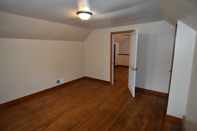 Building Photo - 1129 N Elm St