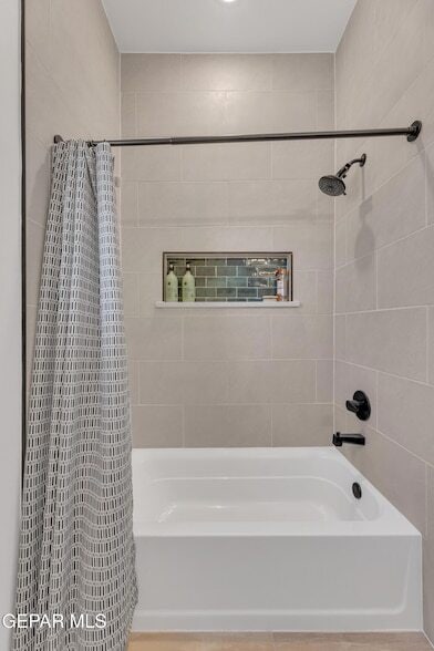 Building Photo - 7424 Rio Rimac Dr