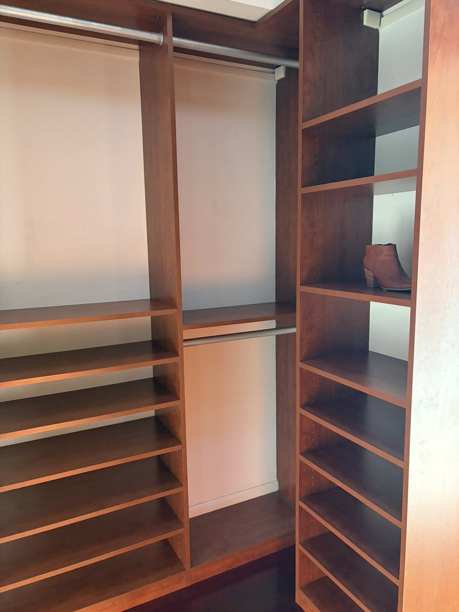 Building Photo - 832 N Las Palmas Ave