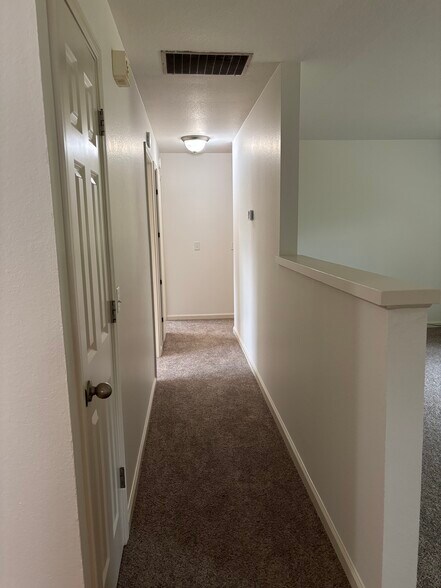 Building Photo - 4913 Sunshine Ave