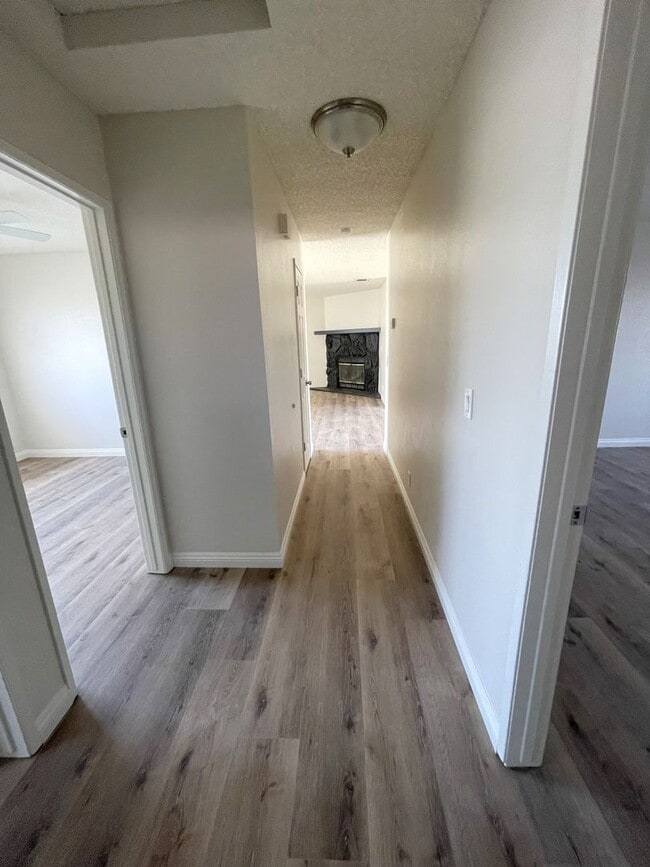 Building Photo - Recently Renovated and Move In Ready!