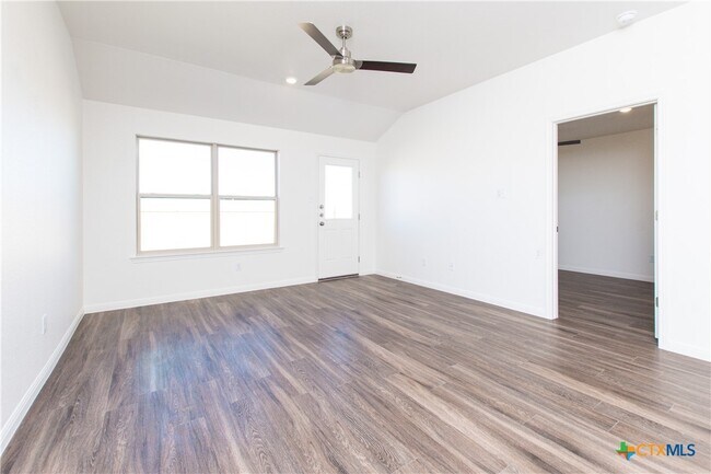 Building Photo - 5815 Betty Lou Dr