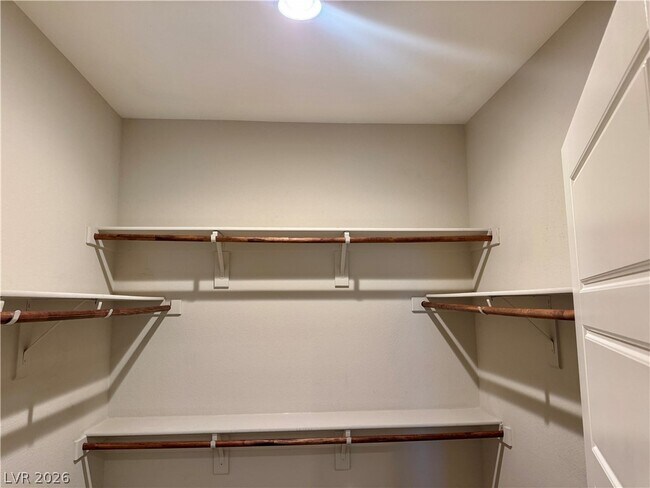 Building Photo - 5025 E Beacon Ridge Dr