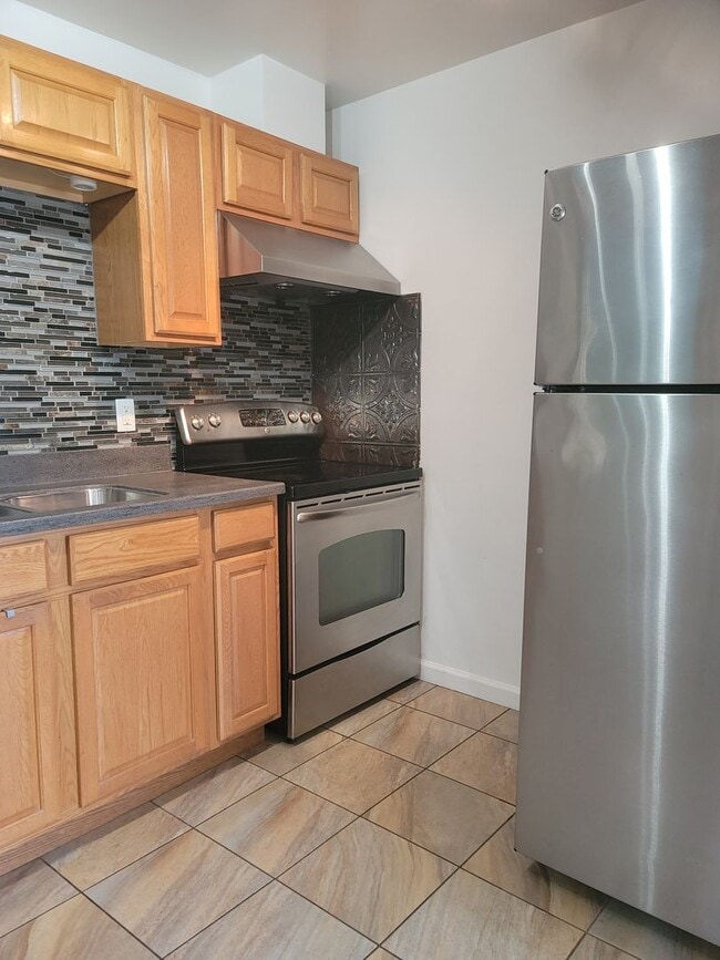 Building Photo - 3416 NE 80th St