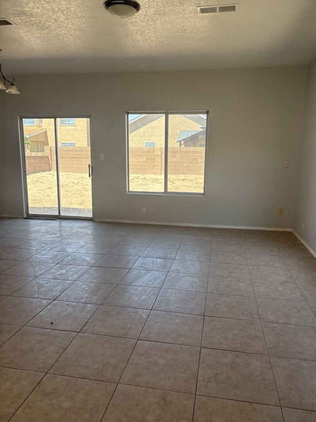 Building Photo - 1607 Costilla Rd