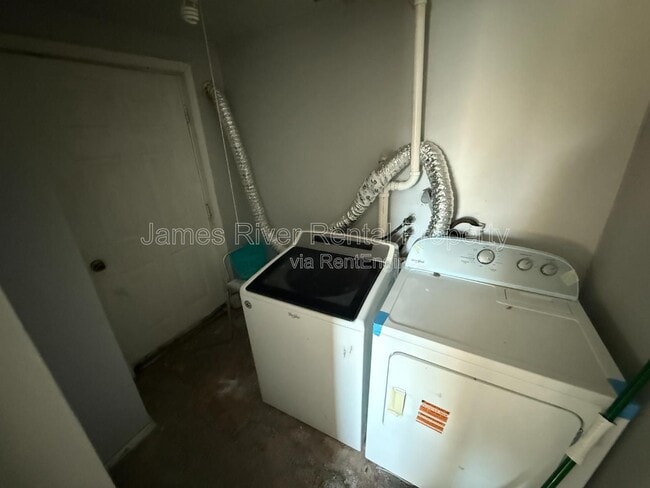 Building Photo - 900 Polk St